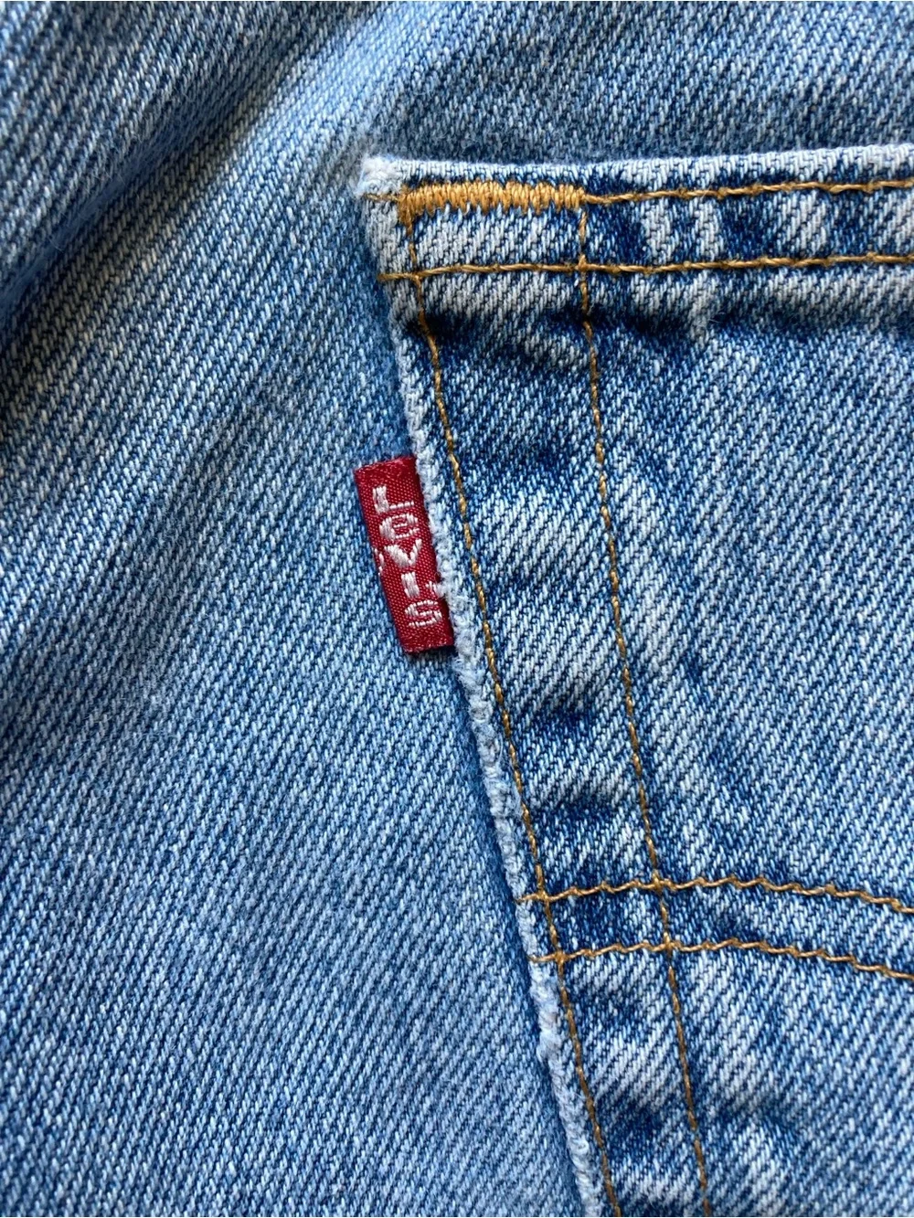 VTG Y2K ‘99 Levi’s 550 Relaxed Fit Mens 32x32 Light Wash Denim Blue Jeans USA - Picture 11 of 11